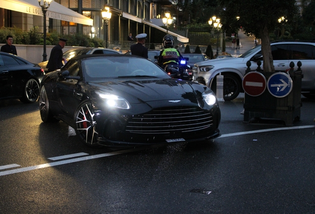 Aston Martin DB12 Volante