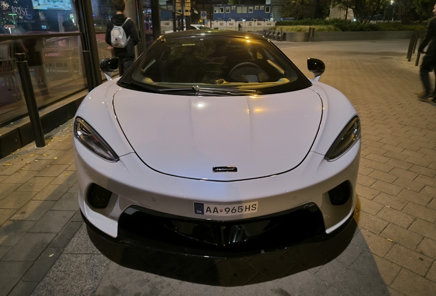 McLaren GT