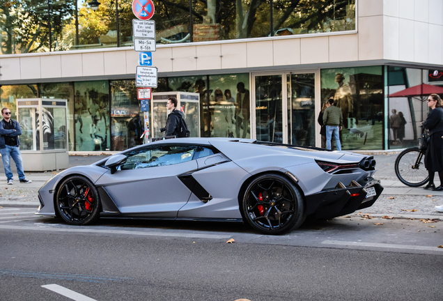 Lamborghini Revuelto
