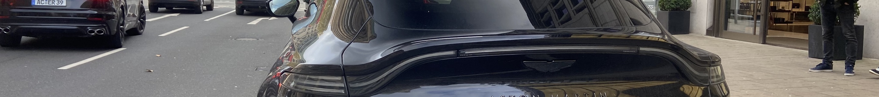 Aston Martin DBX