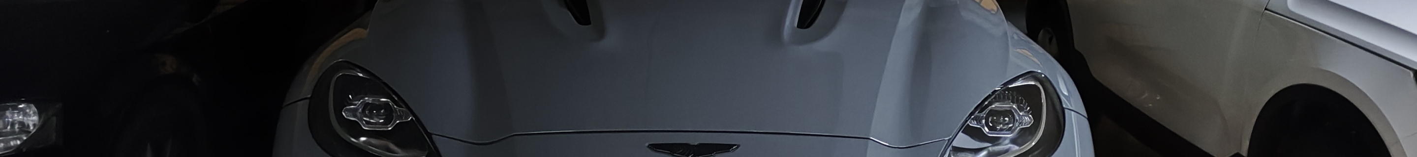 Aston Martin DBX707