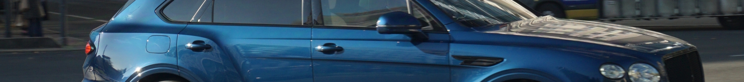 Bentley Bentayga Azure