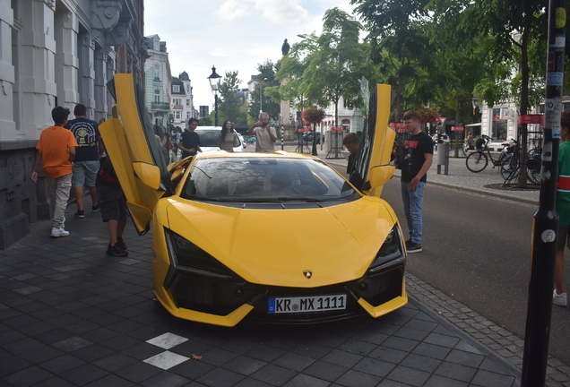 Lamborghini Revuelto