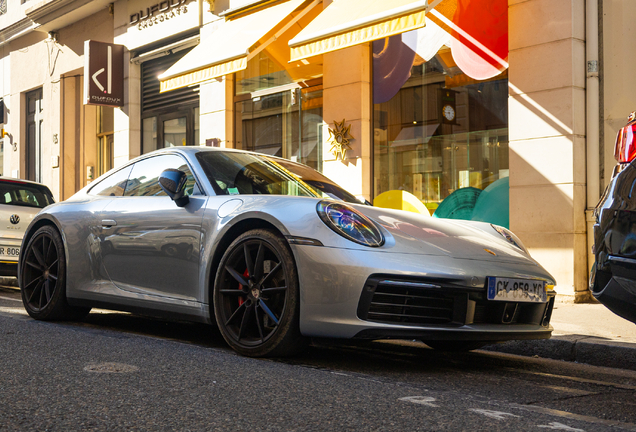Porsche 992 Carrera 4S