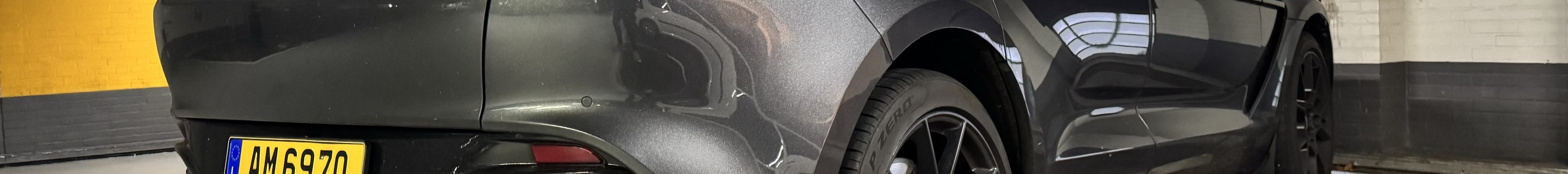 Aston Martin DBX