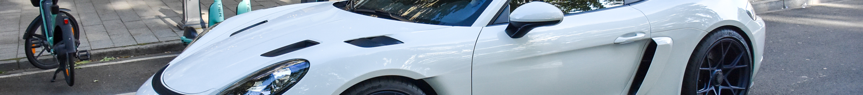 Porsche 718 Cayman GT4 RS