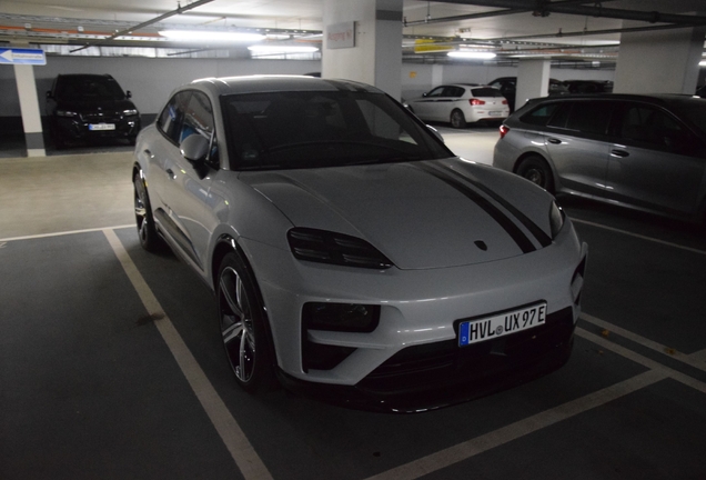 Porsche Macan EV Turbo