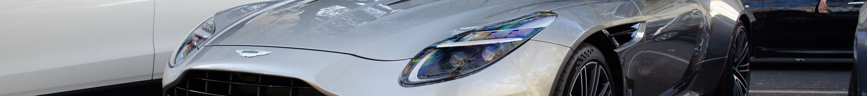 Aston Martin DB12