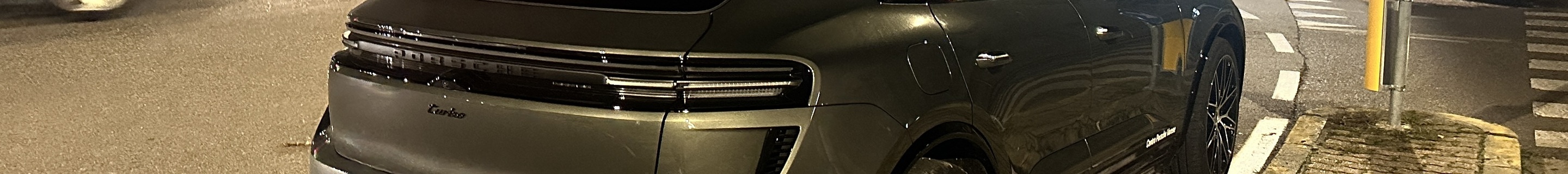 Porsche Macan EV Turbo