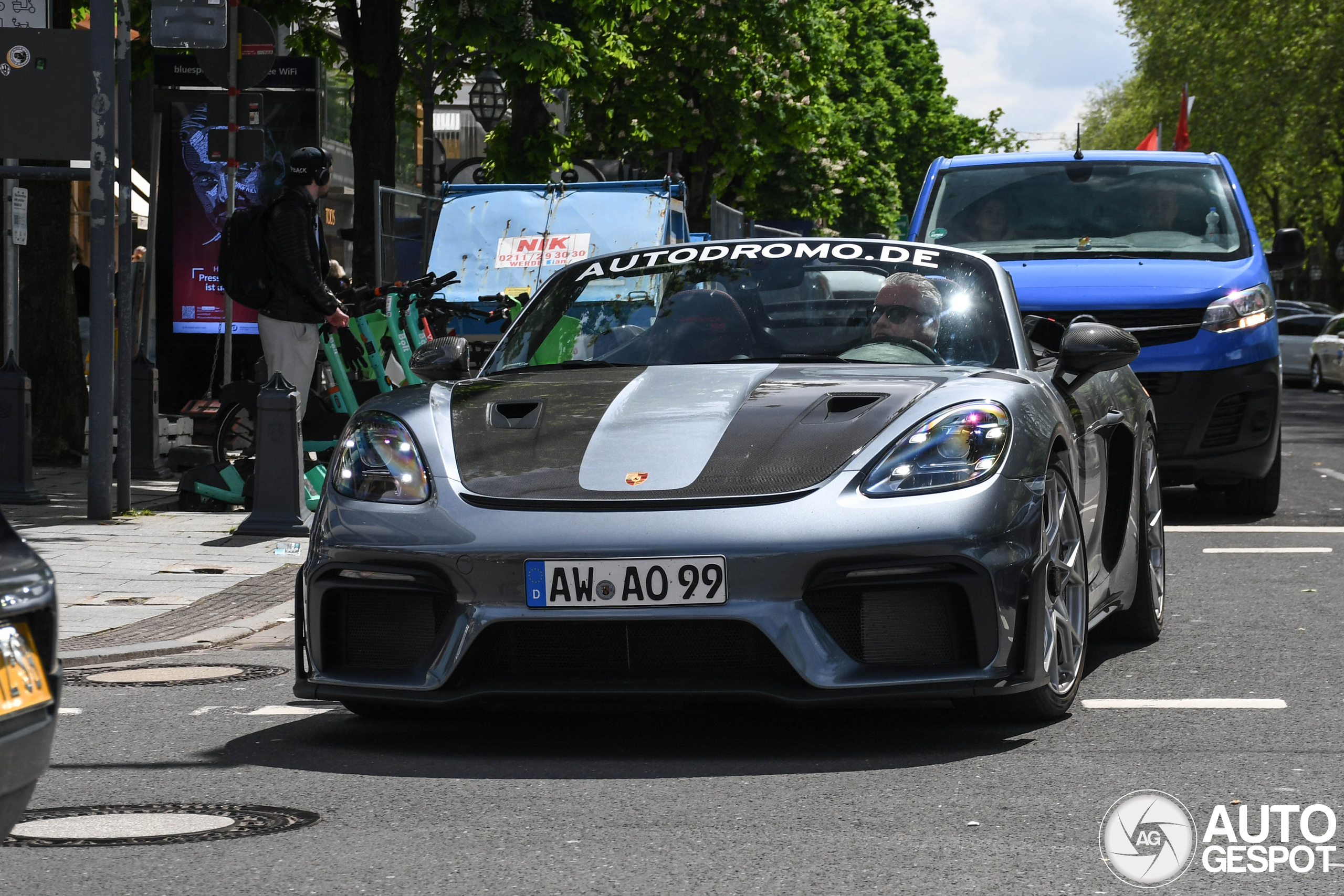 Porsche 718 Spyder RS Weissach Package