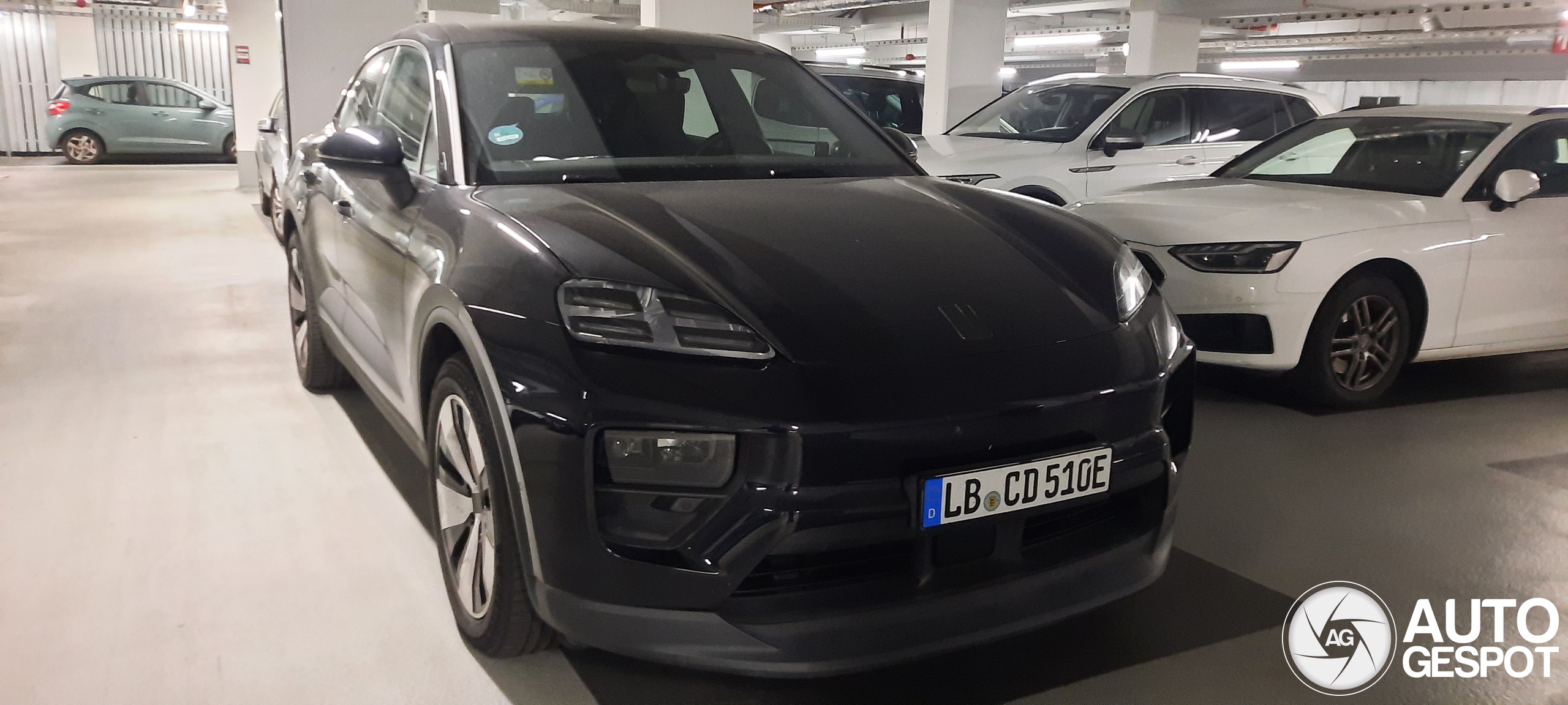 Porsche Macan EV