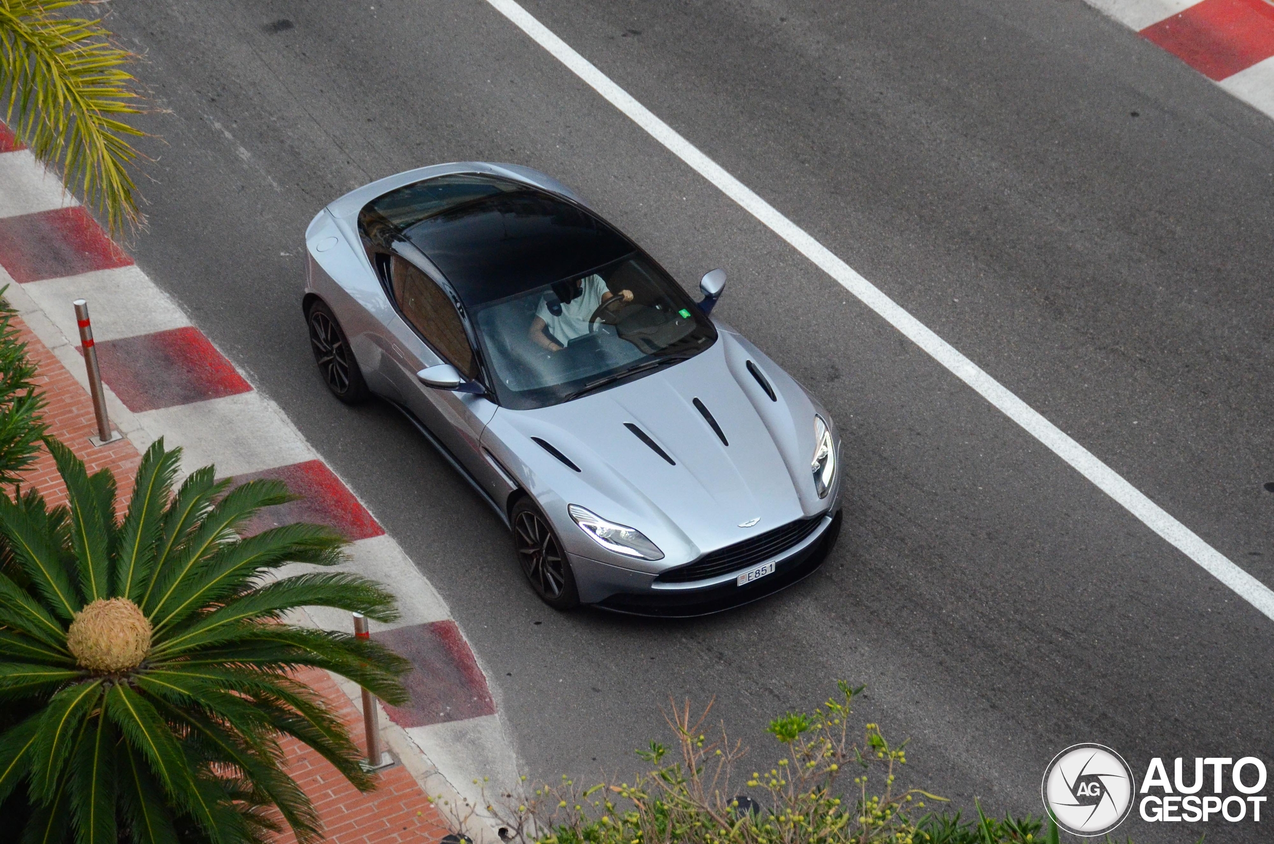 Aston Martin DB11 AMR
