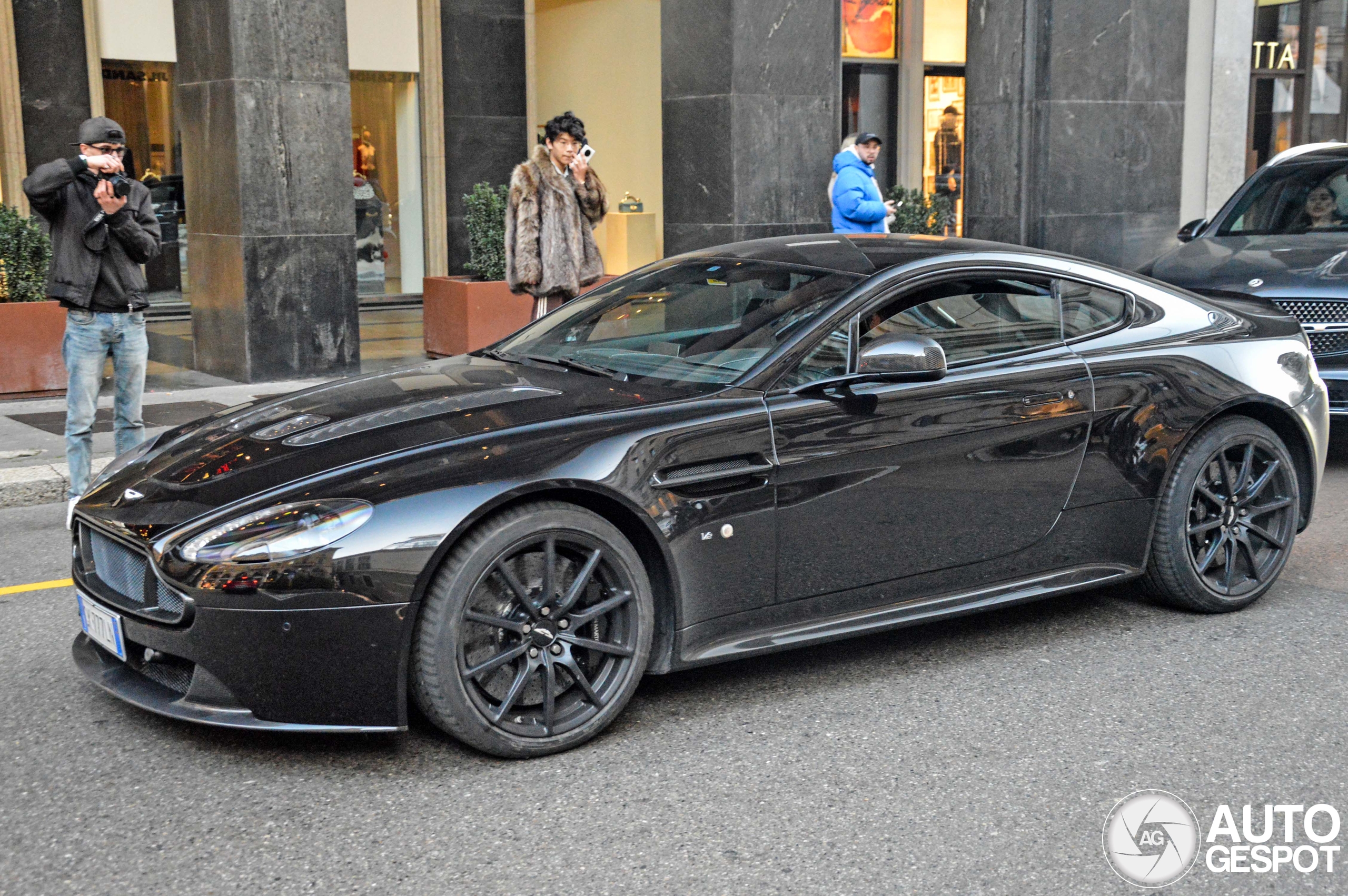 Aston Martin V12 Vantage S