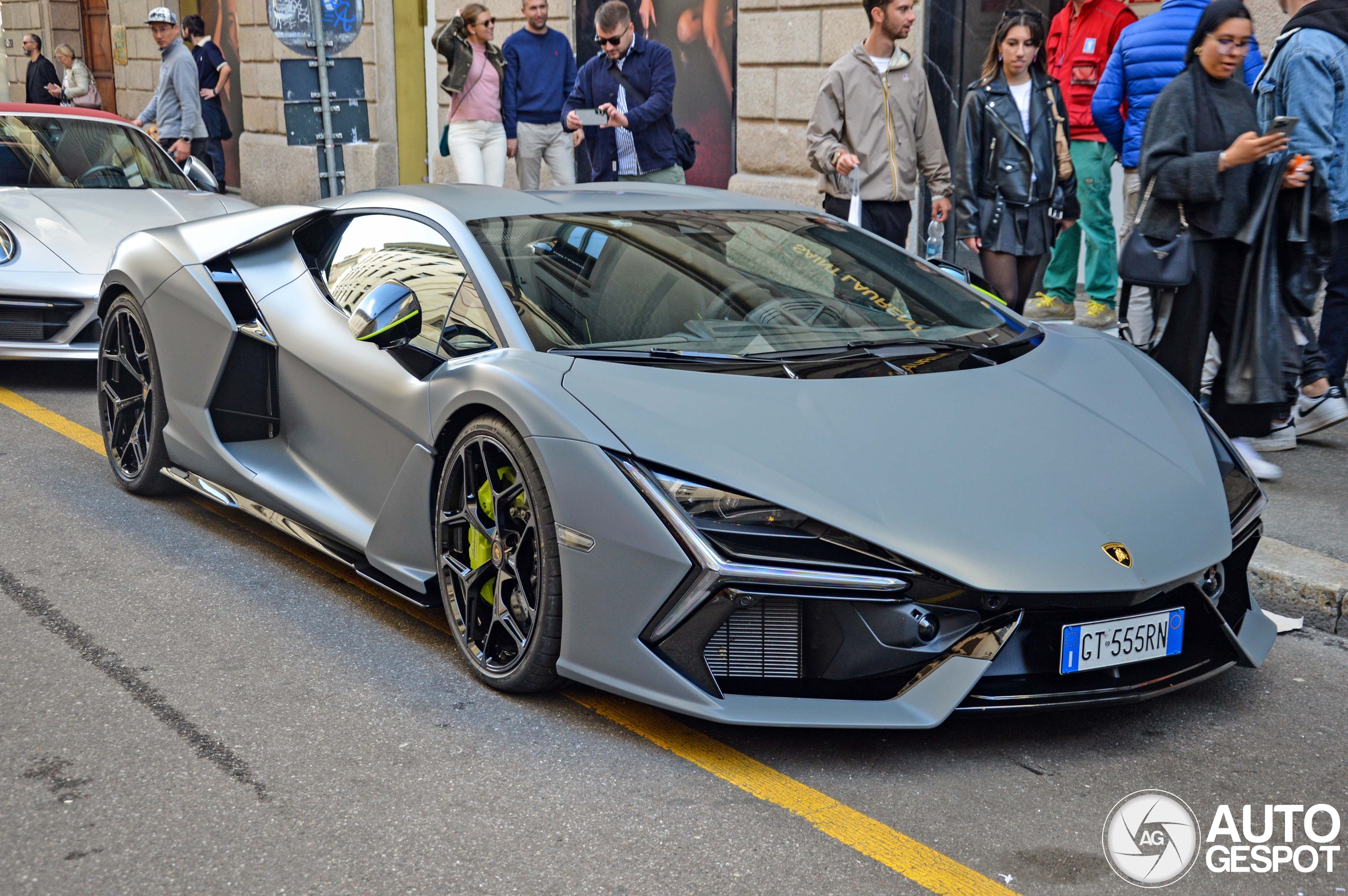 Lamborghini Revuelto