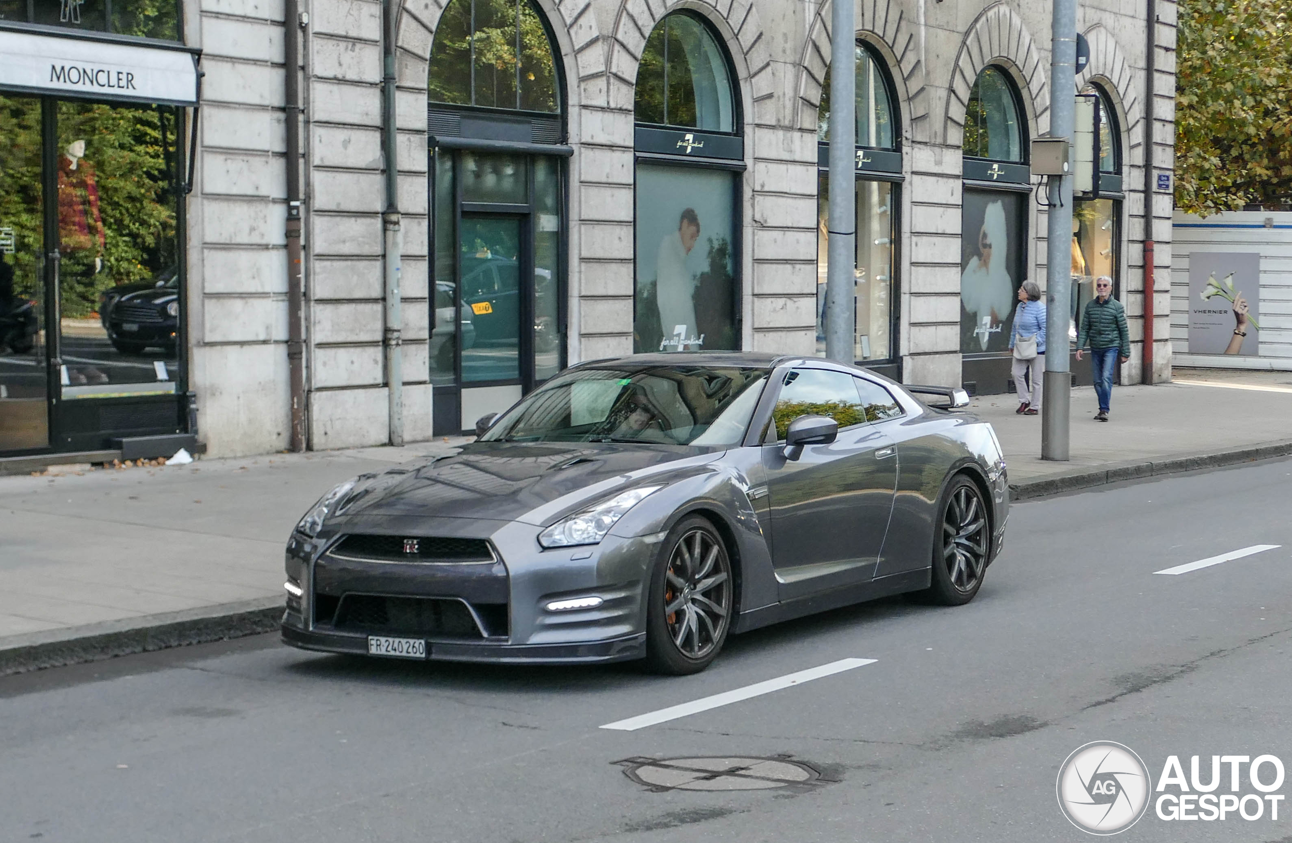 Nissan GT-R 2011
