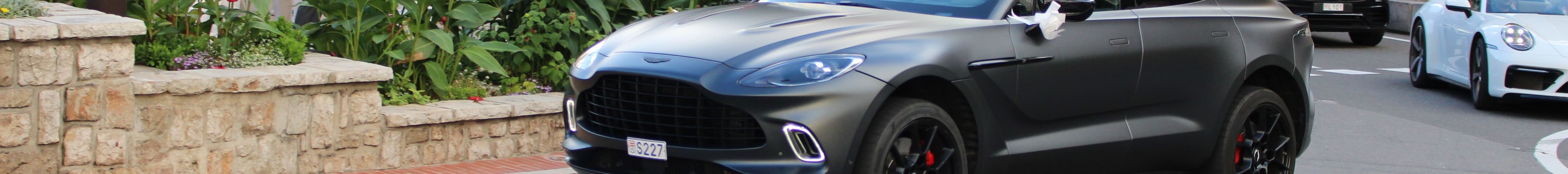 Aston Martin DBX