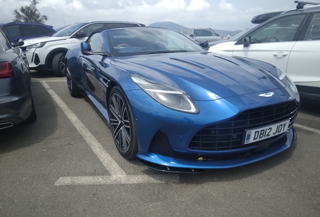 Aston Martin DB12 Volante