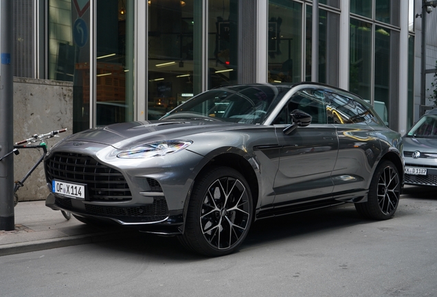 Aston Martin DBX707