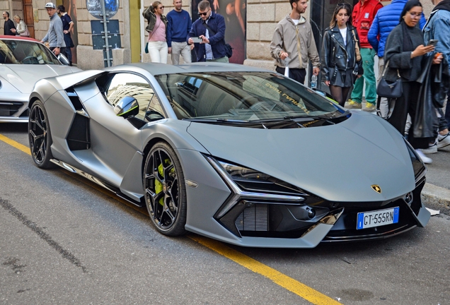 Lamborghini Revuelto