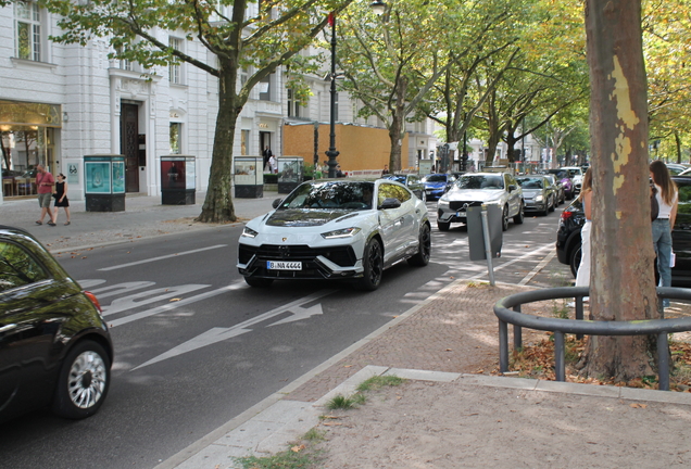Lamborghini Urus Performante