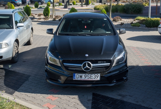 Mercedes-Benz CLA 45 AMG C117
