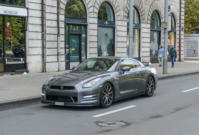 Nissan GT-R 2011