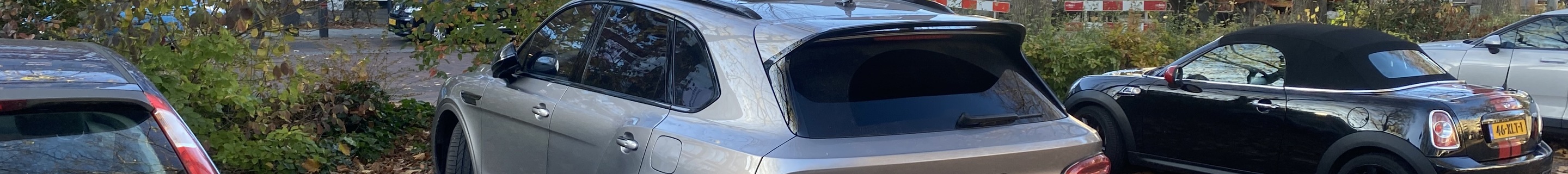 Bentley Bentayga Hybrid S 2024