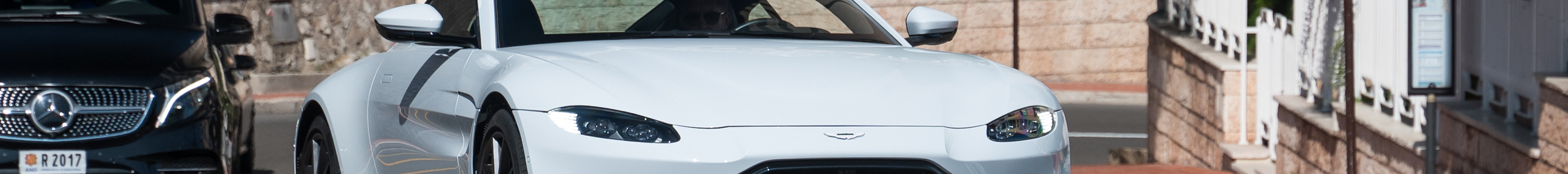 Aston Martin V8 Vantage 2018