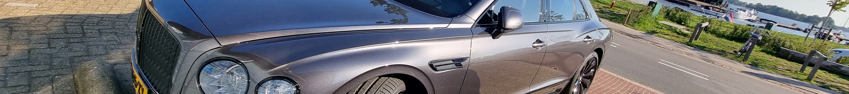 Bentley Flying Spur Hybrid Azure