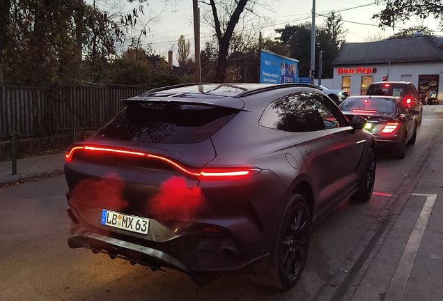 Aston Martin DBX707