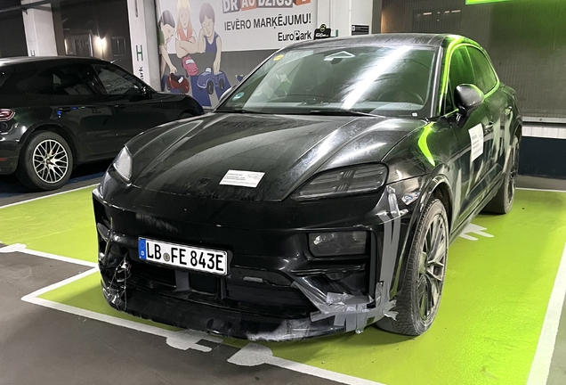 Porsche Macan EV