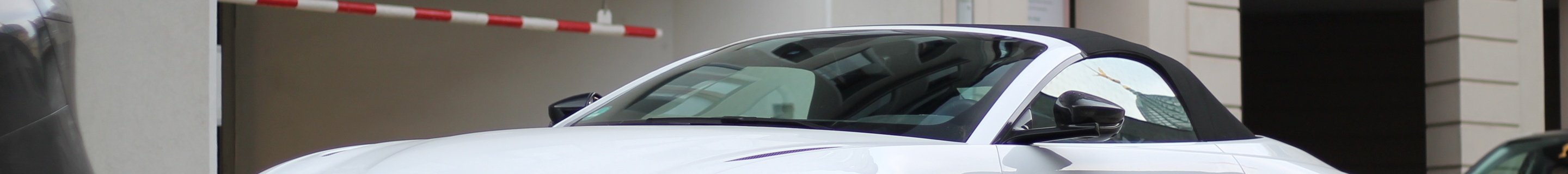 Aston Martin V8 Vantage Roadster 2020