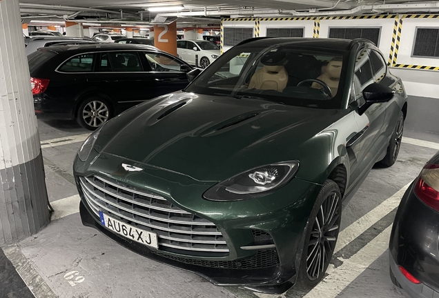 Aston Martin DBX707
