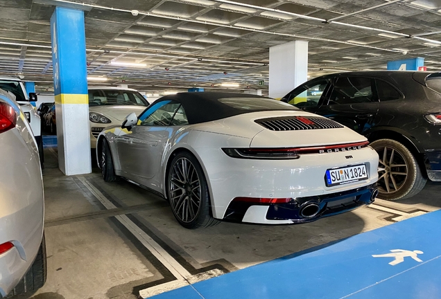 Porsche 992 Carrera 4S Cabriolet