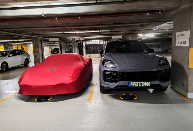 Porsche Cayenne Coupé Turbo E-Hybrid