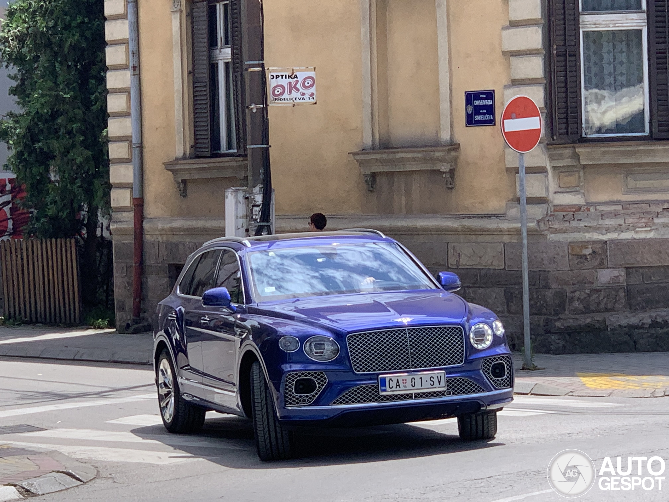 Bentley Bentayga Hybrid Azure