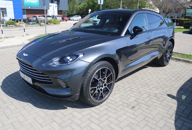 Aston Martin DBX