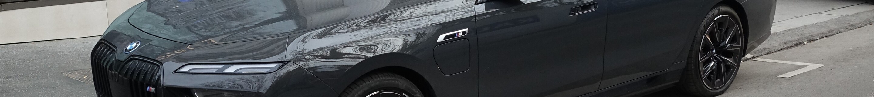 BMW M760e xDrive