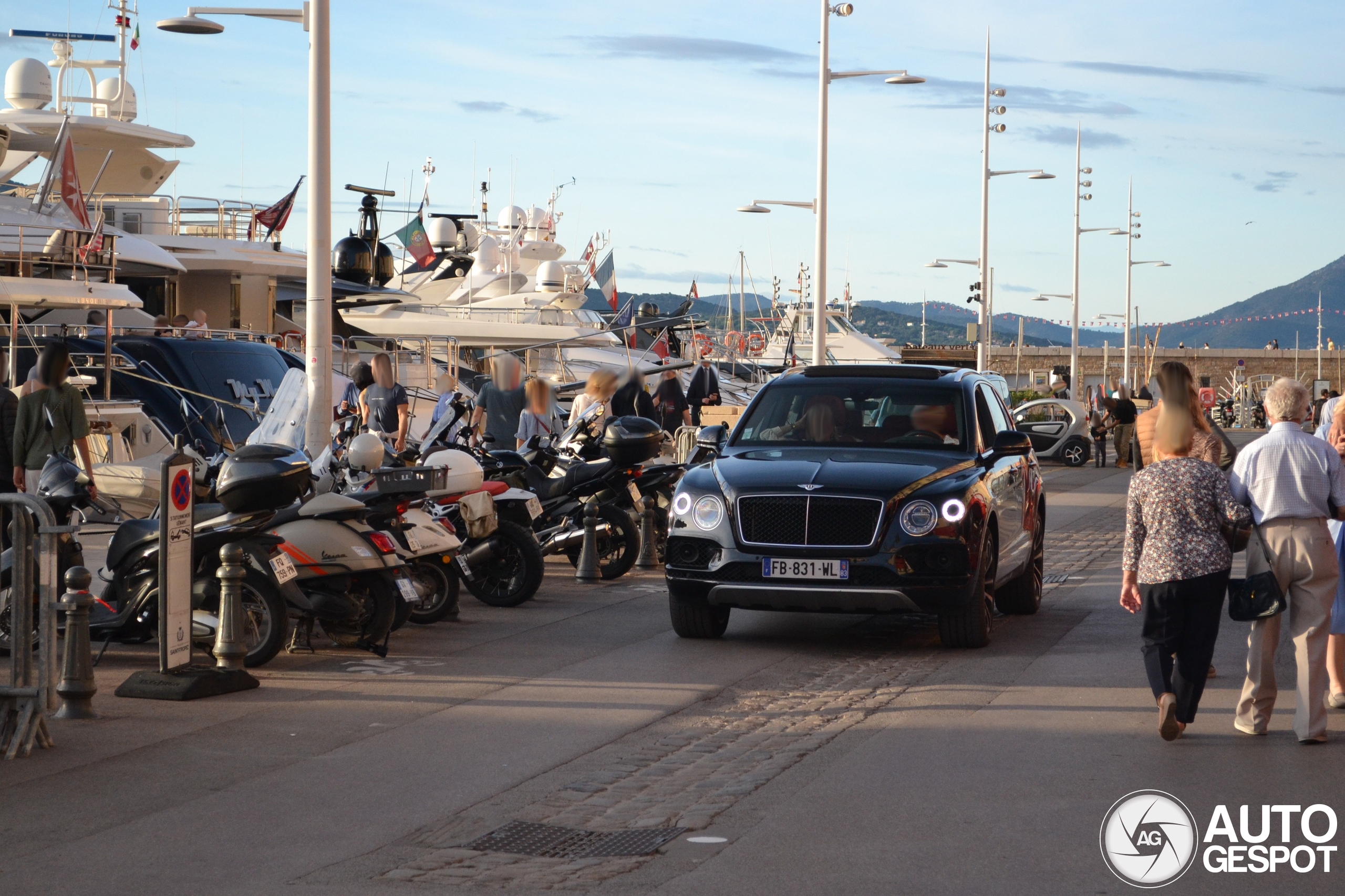 Bentley Bentayga V8