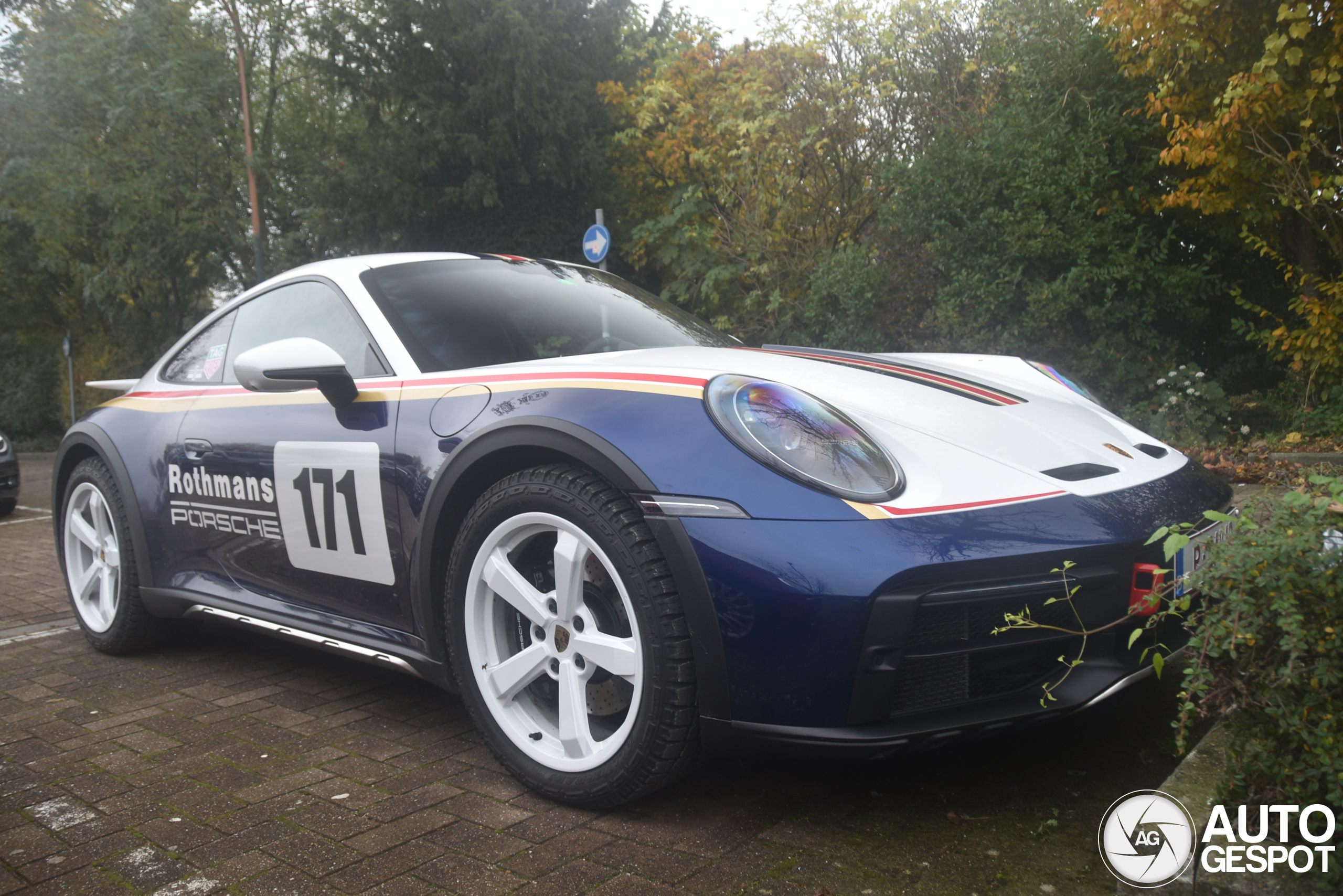 Porsche 992 Dakar