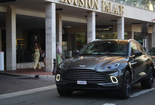 Aston Martin DBX