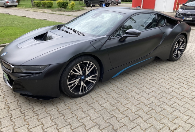 BMW i8