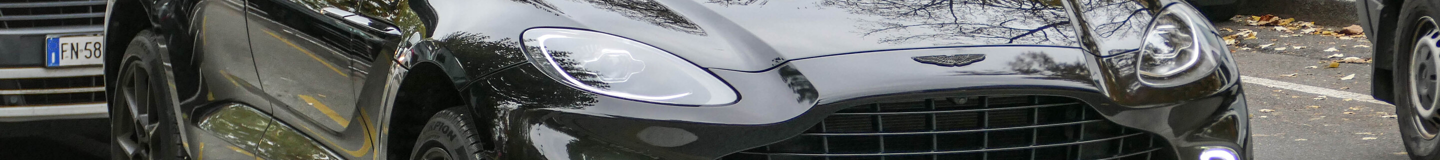Aston Martin DBX