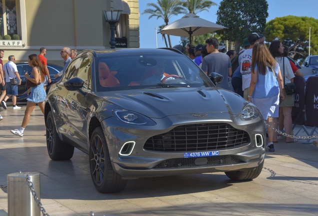 Aston Martin DBX