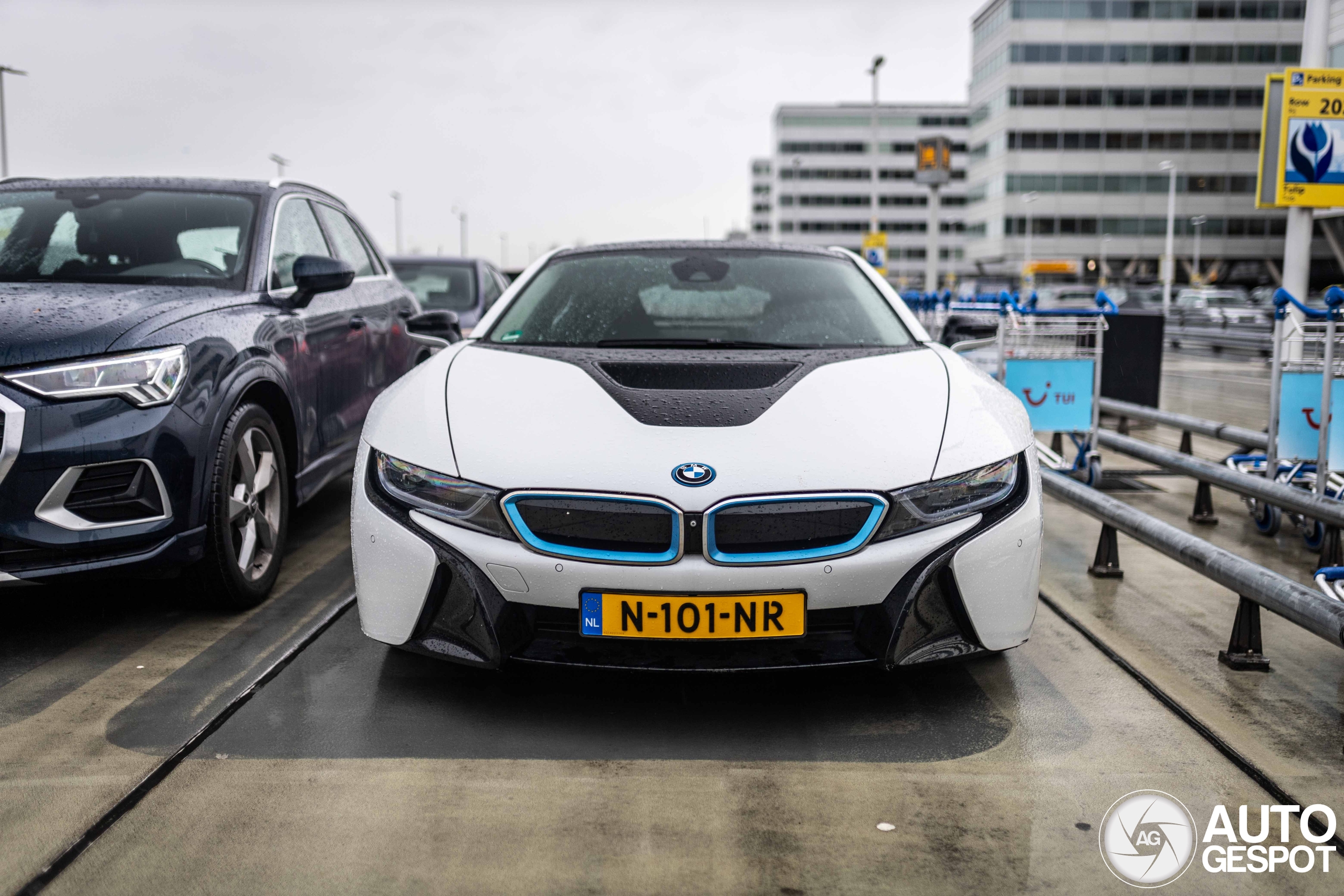 BMW i8