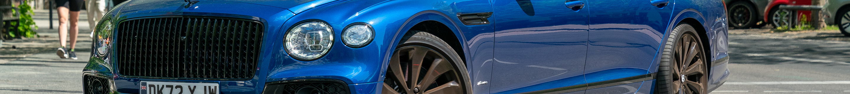 Bentley Flying Spur V8 Azure