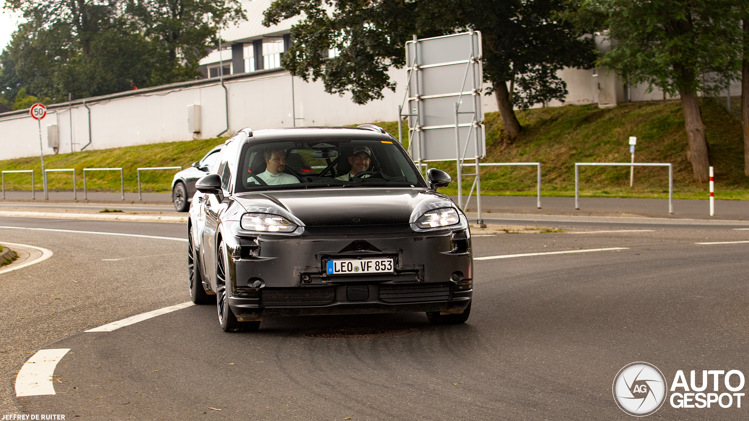 Porsche Cayenne EV