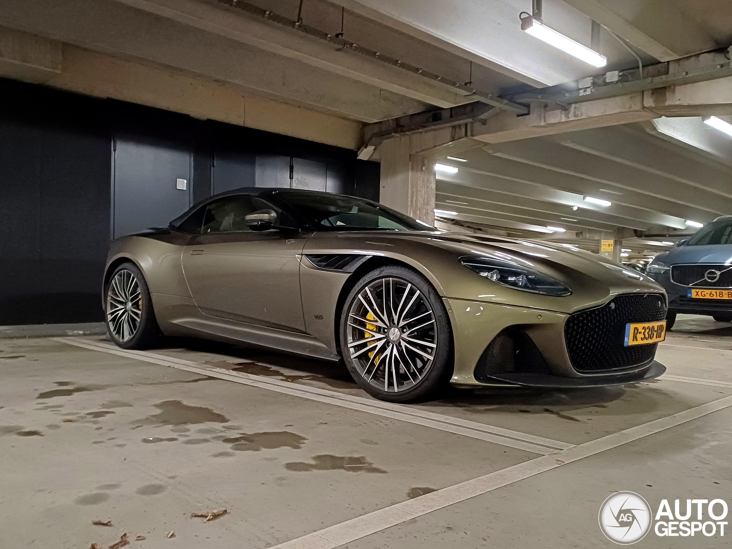 Aston Martin Dbs Superleggera Volante November Autogespot