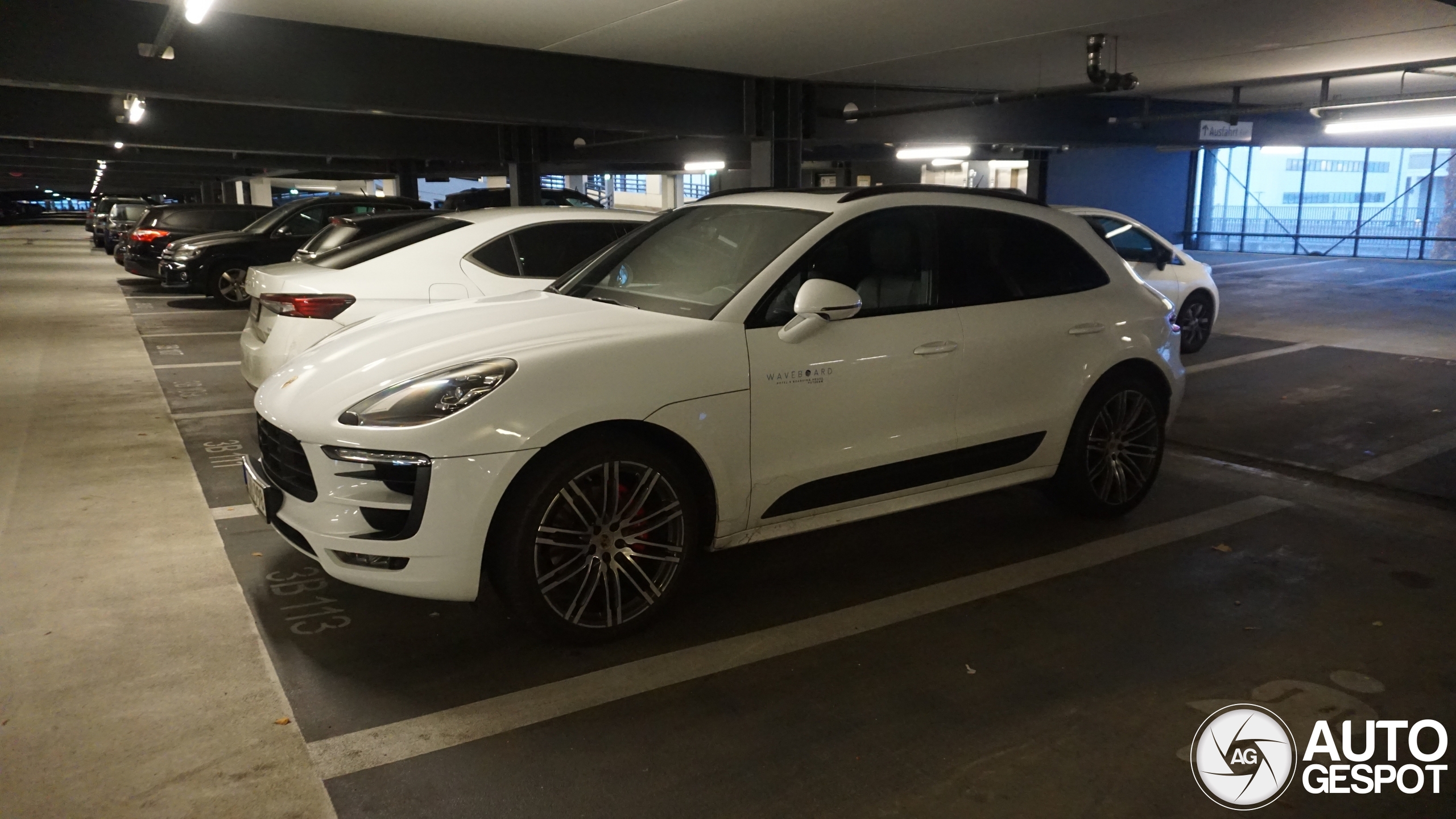Porsche 95B Macan GTS