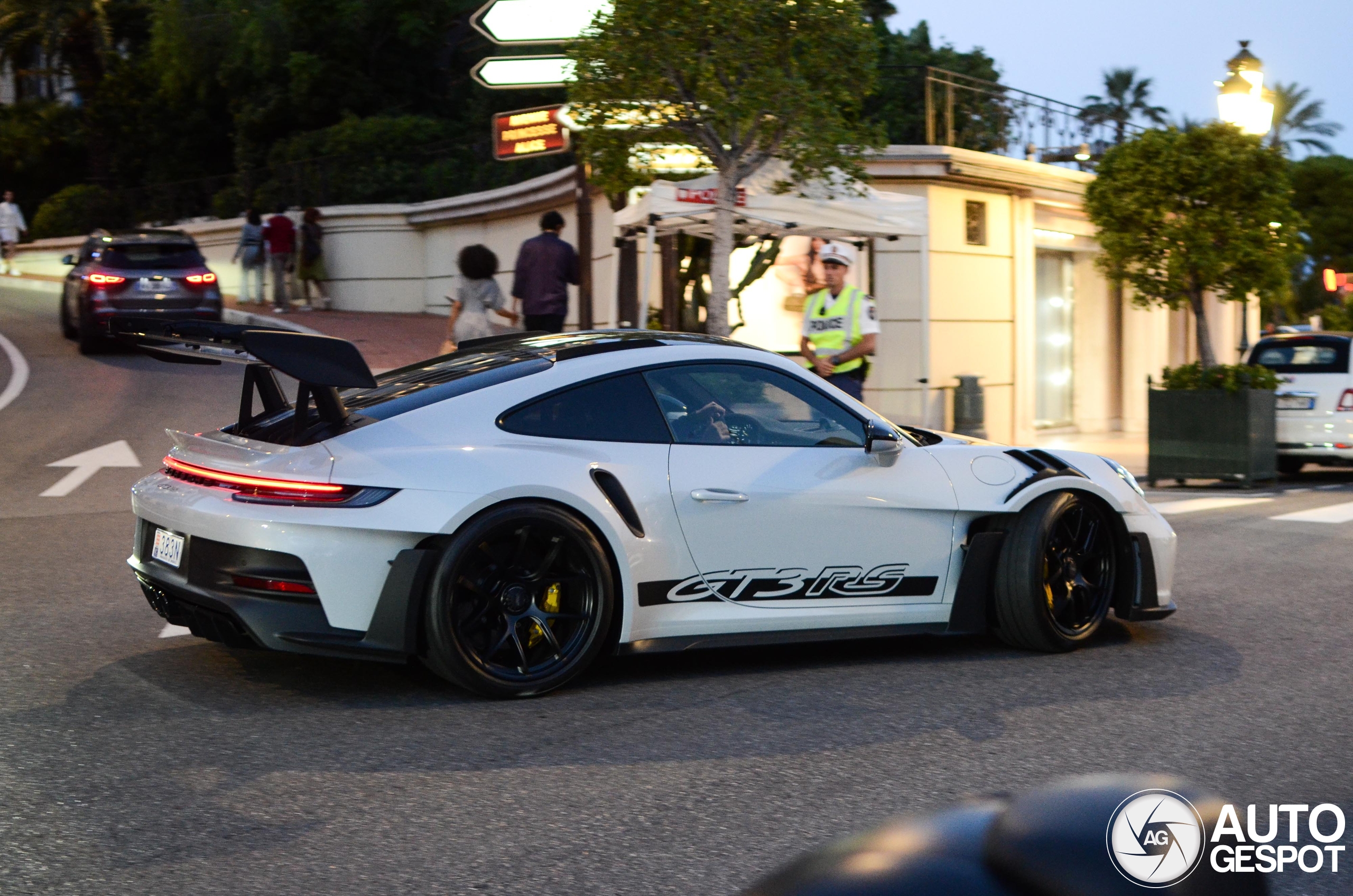 Porsche 992 GT3 RS Weissach Package